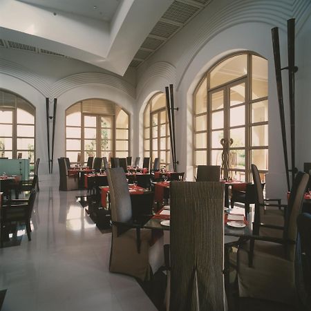 Hotel Trident Gurgaon Exterior foto The restaurant